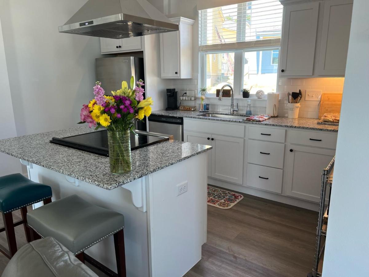 New Centennial Park Luxury Smart Home W Courtyard Файетвил Екстериор снимка