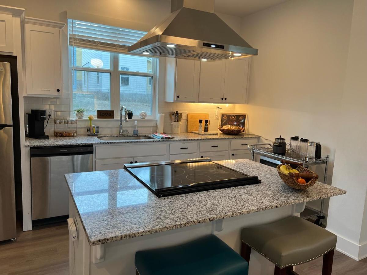 New Centennial Park Luxury Smart Home W Courtyard Файетвил Екстериор снимка